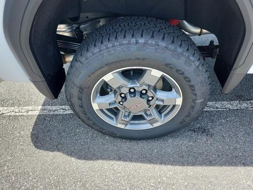 2025 GMC Sierra 2500 SLT