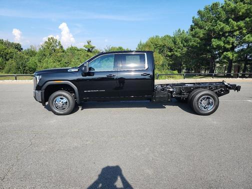 2026 GMC Sierra 3500 SLE