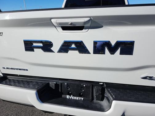 2025 RAM 2500 Limited Crew Cab 4x4 6'4' Box