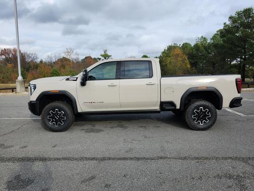 2026 GMC Sierra 2500 AT4