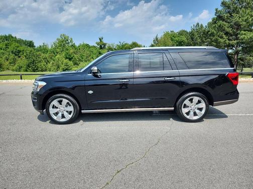 Agate Black Metallic 2024 Ford Expedition Max King Ranch