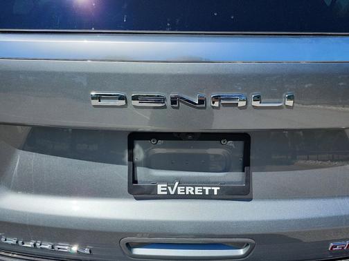 Sterling Metallic 2025 GMC Yukon Denali