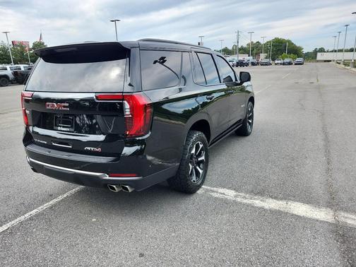 2025 GMC Yukon 4WD AT4