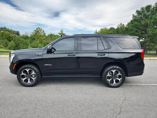 2025 GMC Yukon 4WD AT4