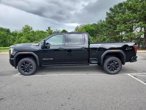 Onyx Black 2026 GMC Sierra 2500 AT4