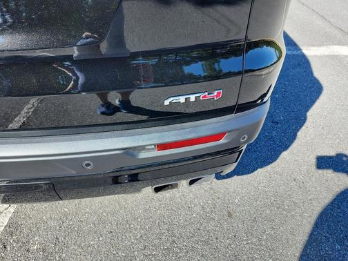 2025 GMC Acadia AWD AT4