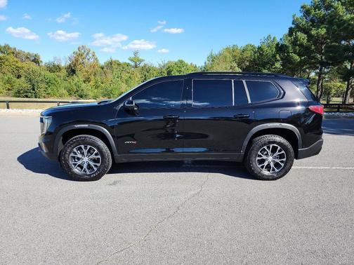 2025 GMC Acadia AWD AT4
