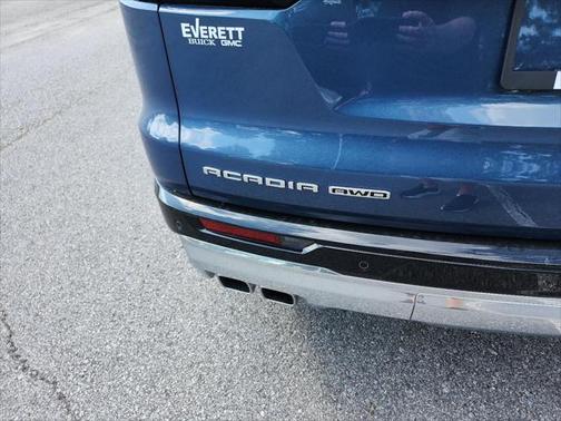 2025 GMC Acadia Denali