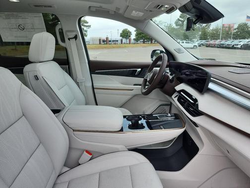 iridescent white tricoat 2026 Buick Enclave Avenir FWD