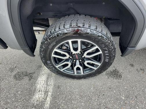 2025 GMC Sierra 1500 AT4