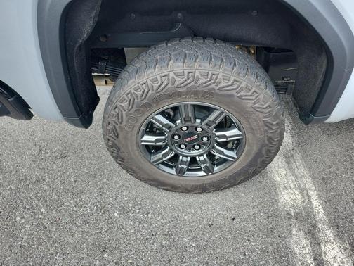 2024 GMC Sierra 1500 AT4X