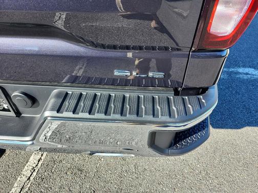 2025 GMC Sierra 1500 SLE