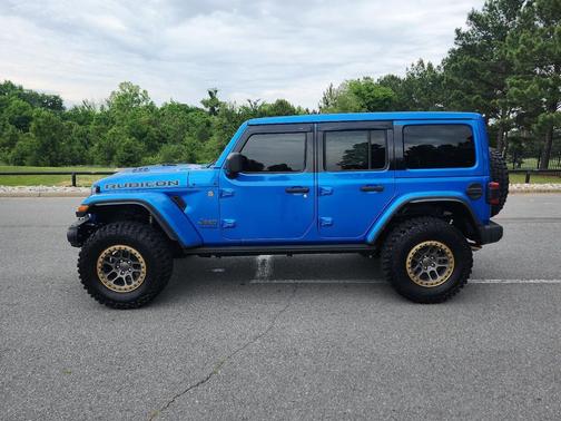 Hydro Blue Pearlcoat 2021 Jeep Wrangler Unlimited Rubicon 392