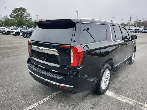 2022 GMC Yukon XL SLT