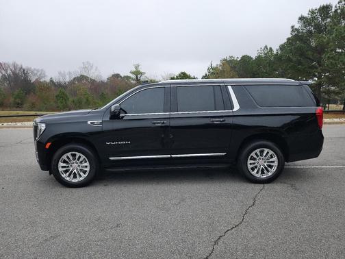 2022 GMC Yukon XL SLT