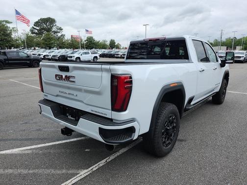 Glacier White Tricoat 2026 GMC Sierra 2500 Denali