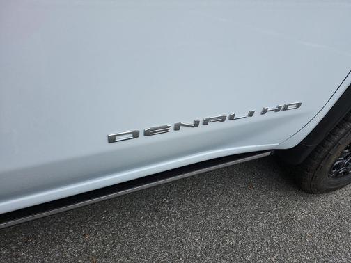 Glacier White Tricoat 2026 GMC Sierra 2500 Denali