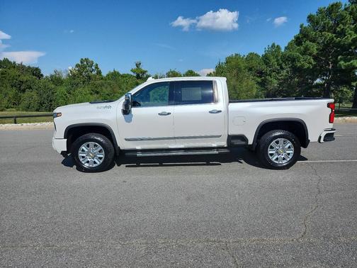 2024 Chevrolet Silverado 2500 High Country