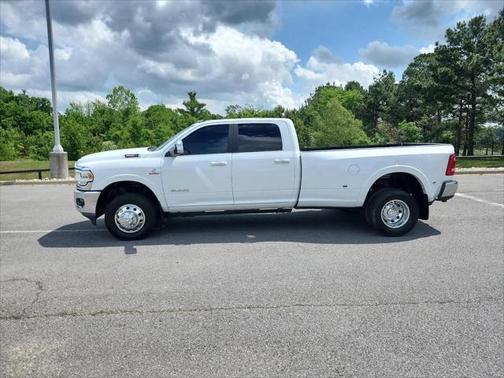 2022 RAM 3500 Laramie Crew Cab 4x4 8' Box