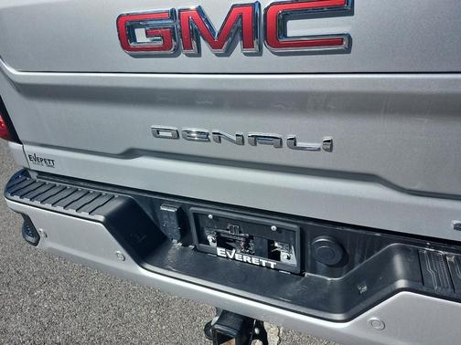 2023 GMC Sierra 2500 Denali
