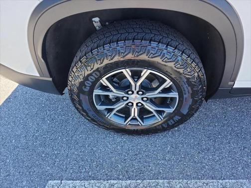 2024 GMC Acadia AWD AT4