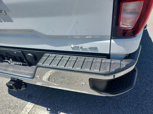 Summit White 2026 GMC Sierra 2500 SLE