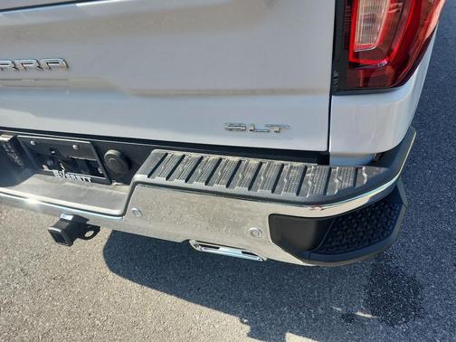 Summit White 2026 GMC Sierra 1500 SLT