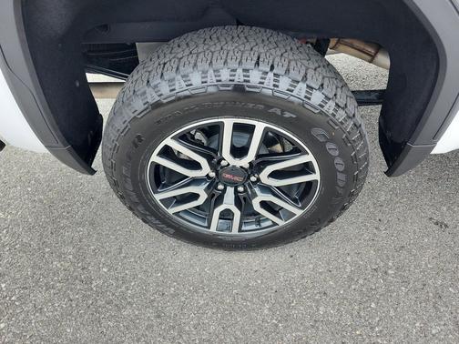 2025 GMC Sierra 1500 AT4