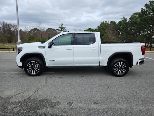 2025 GMC Sierra 1500 AT4