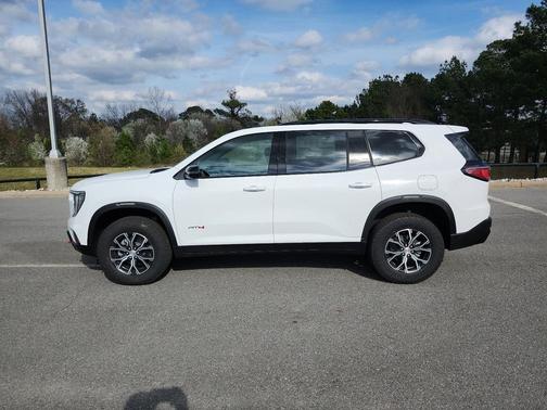 2026 GMC Acadia AT4 AWD