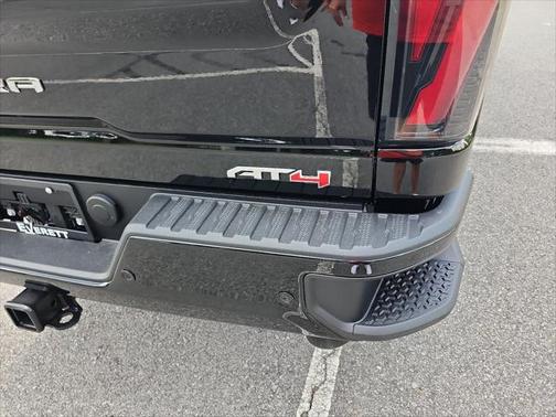 2025 GMC Sierra 2500 AT4