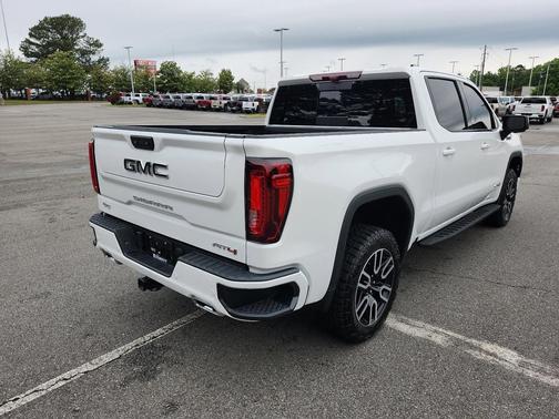 Summit White 2024 GMC Sierra 1500 AT4