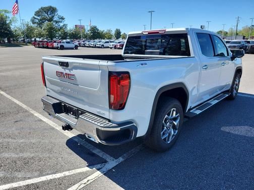 Glacier White Tricoat 2026 GMC Sierra 1500 SLT