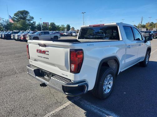 2026 GMC Sierra 1500 SLE