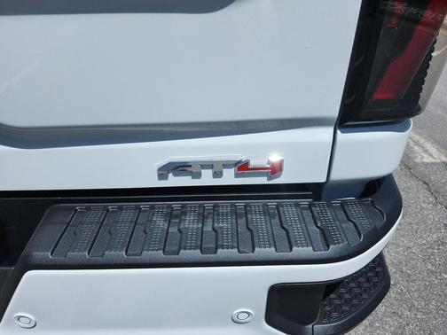 2025 GMC Sierra 2500 AT4