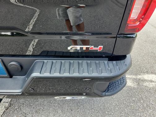 Onyx Black 2024 GMC Sierra 1500 AT4