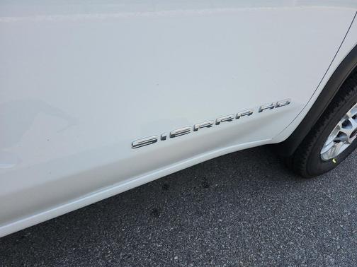 2025 GMC Sierra 2500 Base