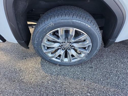 Glacier White Tricoat 2026 GMC Sierra 1500 Denali