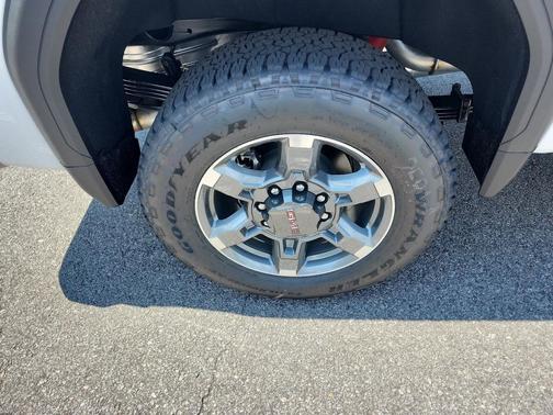 2025 GMC Sierra 2500 SLT