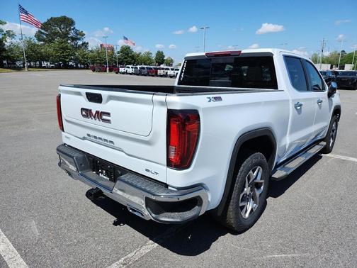 Glacier White Tricoat 2026 GMC Sierra 1500 SLT