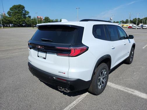 2026 GMC Acadia AWD AT4