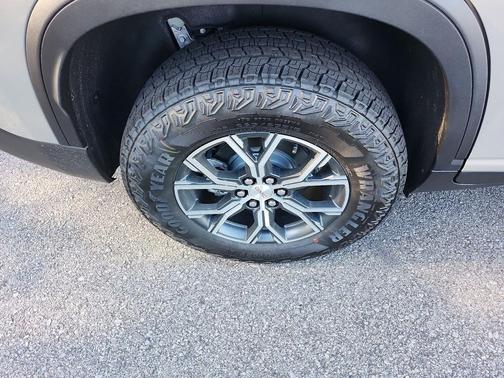 2026 GMC Acadia AT4 AWD