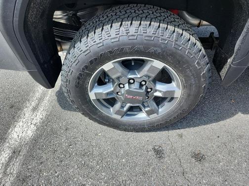 Sterling Metallic 2026 GMC Sierra 2500 SLT