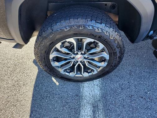 2023 GMC Canyon Denali