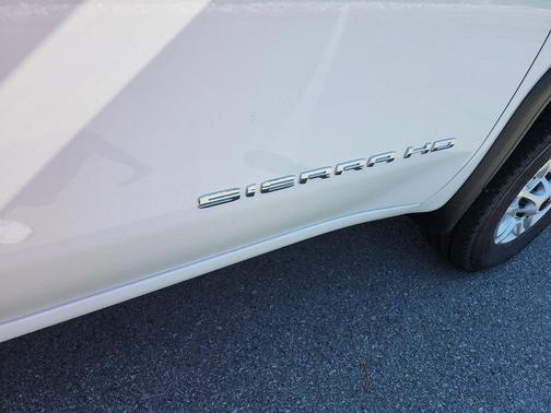 2025 GMC Sierra 2500 Base