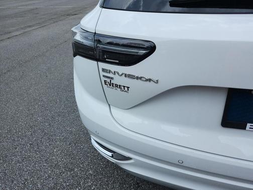 Olympic White 2022 Buick Envision AWD Avenir