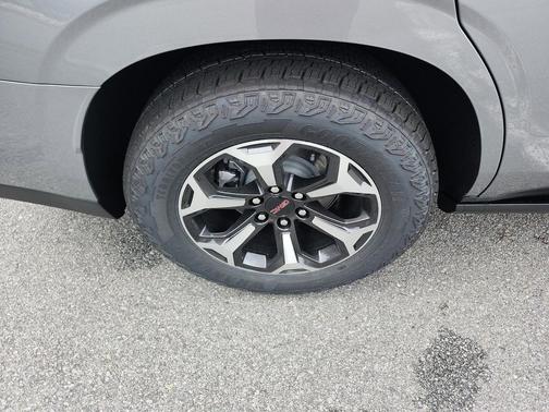 Sterling Metallic 2026 GMC Yukon 4WD AT4 Ultimate
