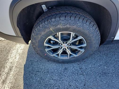 2026 GMC Acadia AT4 AWD