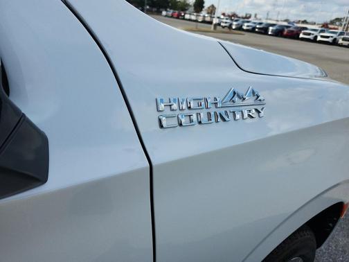 2023 Chevrolet Tahoe 4WD High Country