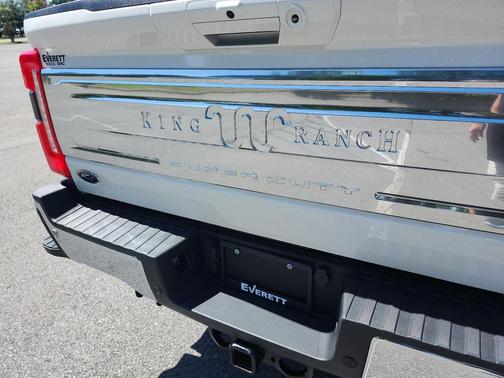 Star White Metallic Tri-Coat 2025 Ford F-250 King Ranch